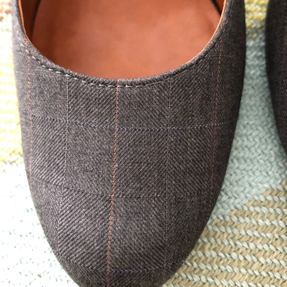 Ann Marino Gray plaid pump